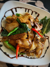 Load image into Gallery viewer, Pad See Ew (Wide Noodles)
